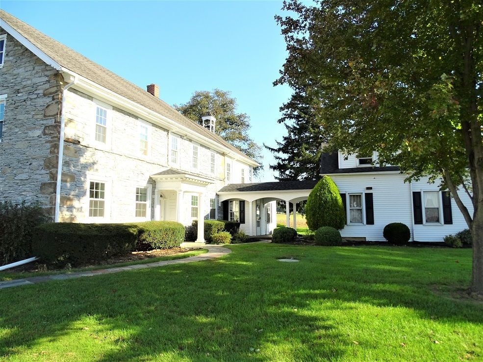Primary Photo - 334 Doe Run Rd
