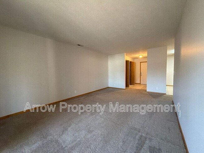 Foto del edificio - 1660 Swanson Dr