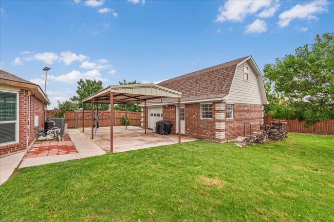 Photo - Luxury Lease on 1+ Acre with Saltwater Pool & Workshop in Ponder ISD! House