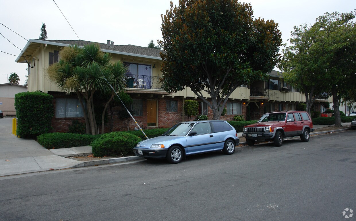 Building Photo - 520 Columbia Ave