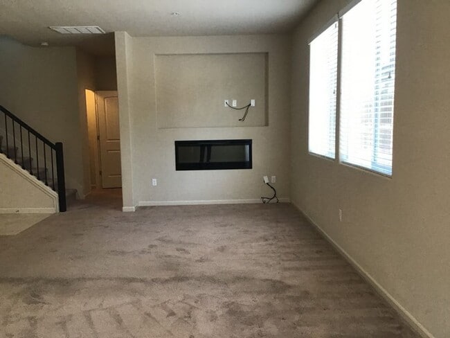Building Photo - 6735 Russian Thistle Drive