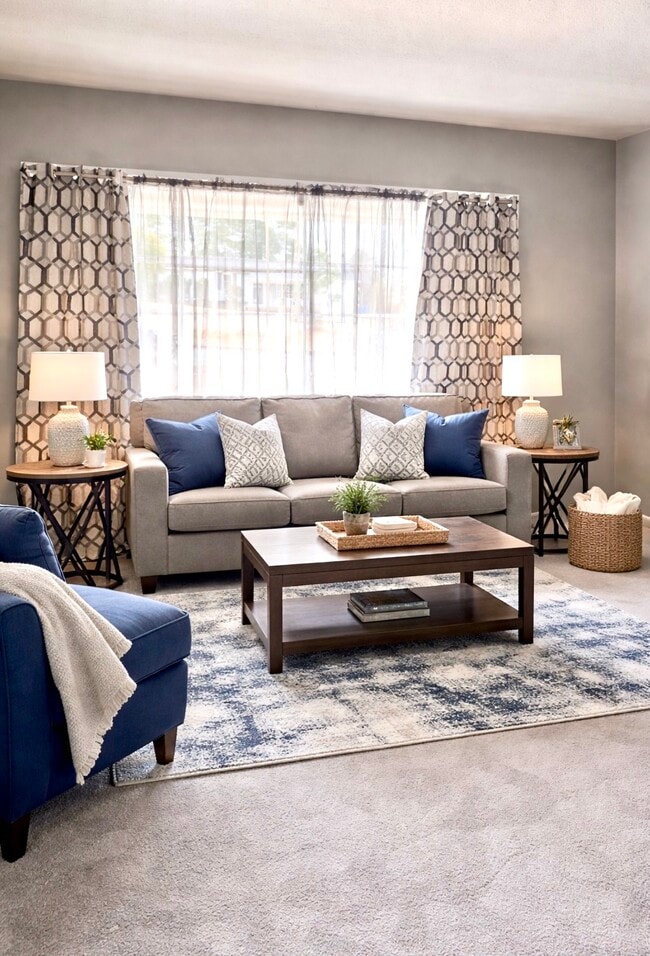 Building Photo - 758 Amber Dr