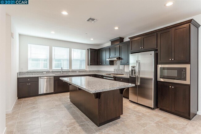 Building Photo - 310 Ashton Way