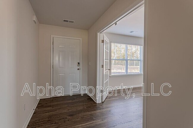 Foto del edificio - 852 Wolverine Ln