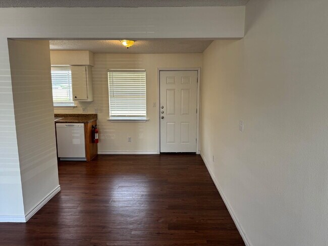 Foto del edificio - Pecan Cove Apartments – Hidden Gem - Secluded - Tranquil - 2 Bedroom Apartment homes located on a...