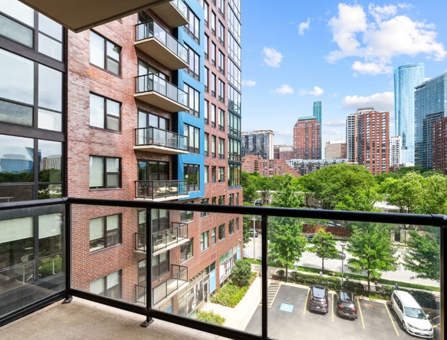 Building Photo - 41 W Polk St