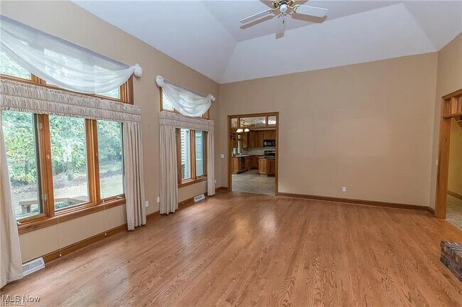 Foto del edificio - 7264 Forestwood Dr