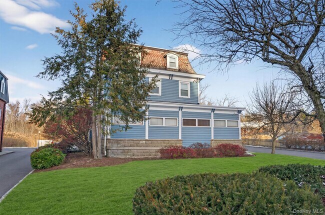 Foto del edificio - 12 Scotchtown Ave