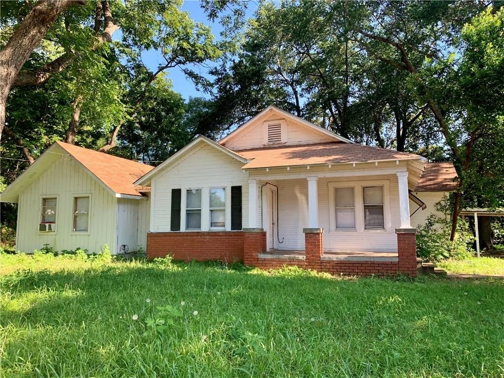 Primary Photo - 204 Ash St