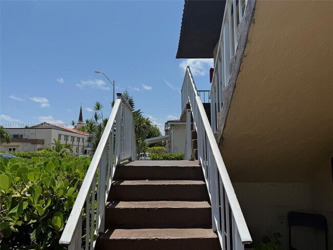 Foto del edificio - 165 E 7th St