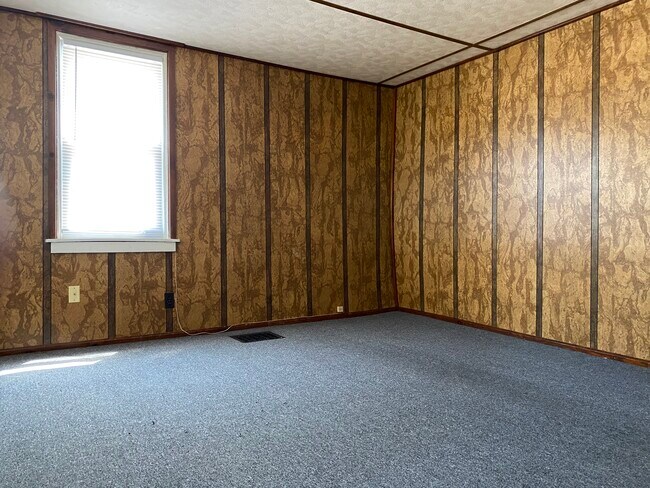 Living Room - 401 N Baltimore Ave