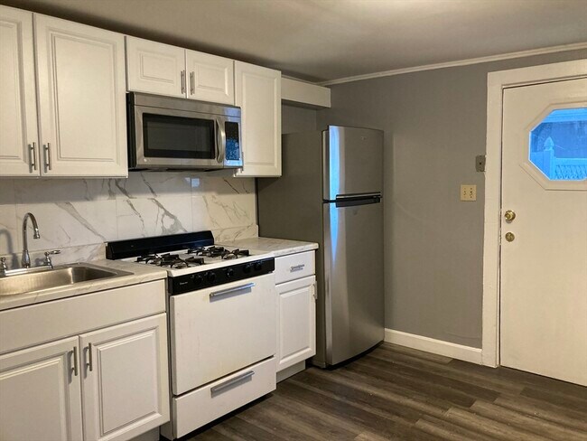 Foto del edificio - 324 Granite St