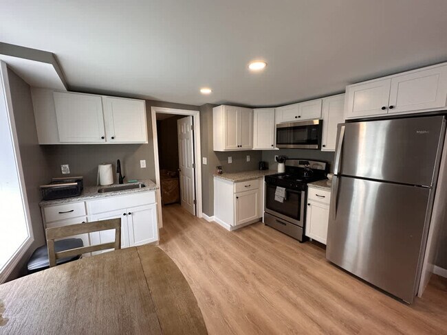 Foto del edificio - 301 Portsmouth Ave