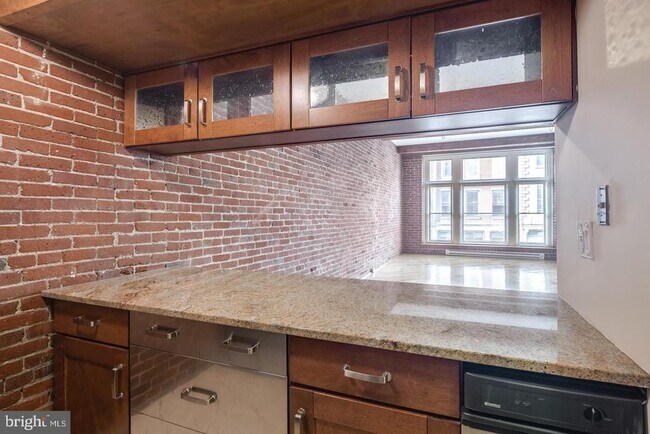 Building Photo - 122-24 Chestnut St