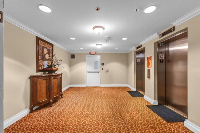 Foto del edificio - Luxurious Modern Condo in Alhambra