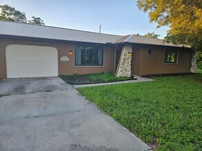Building Photo - 309 Tarpon Dr