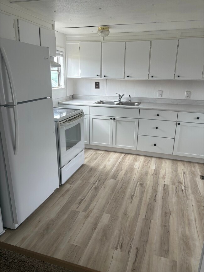 Foto del edificio - 2156 N Weaver Rd