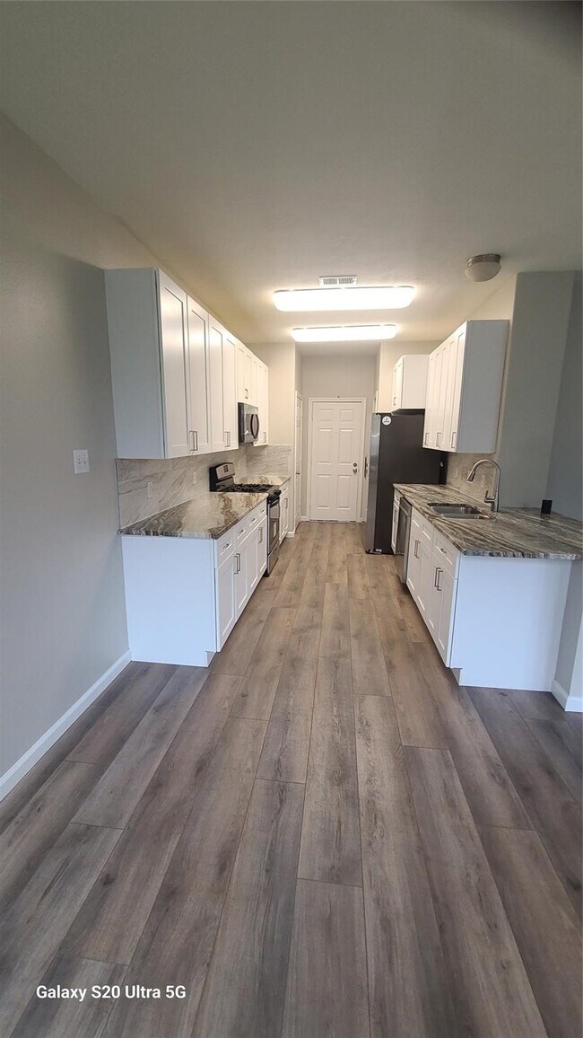 Foto del edificio - 17242 Oakwood Chase Dr
