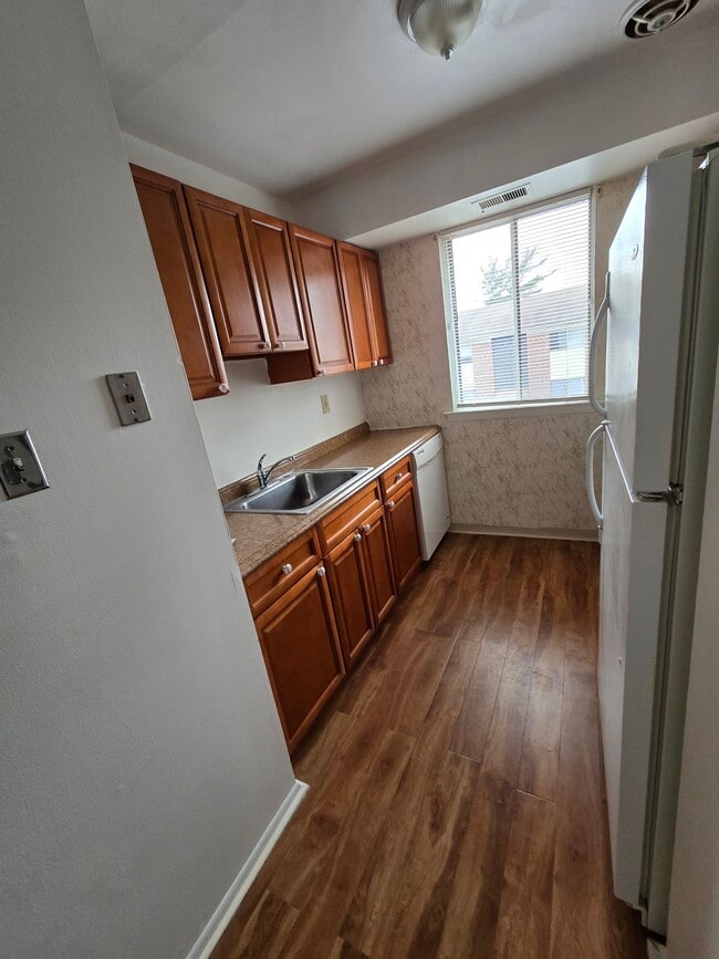 Building Photo - 9921 Bustleton Ave