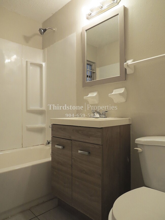 Building Photo - 2761 Floradale Dr S