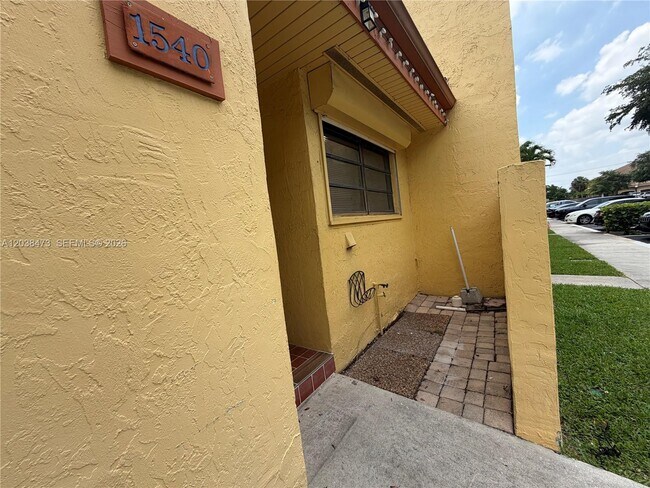 Foto del edificio - 1540 NW 93rd Ave