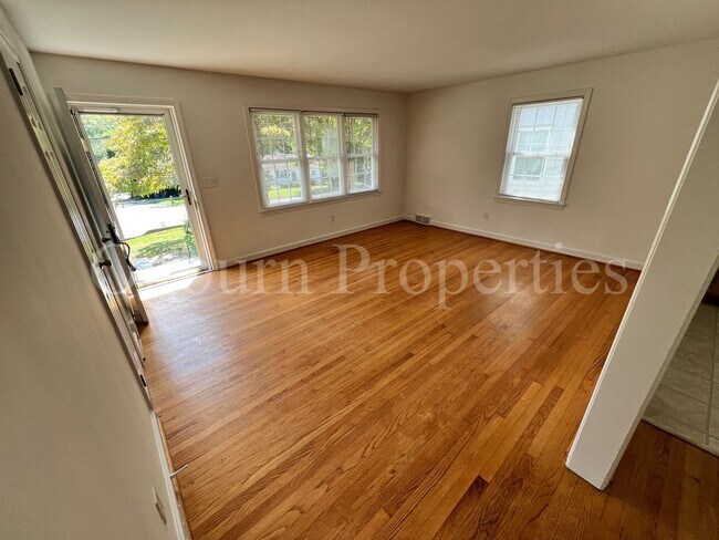 Foto del edificio - 2437 Cherokee Ln