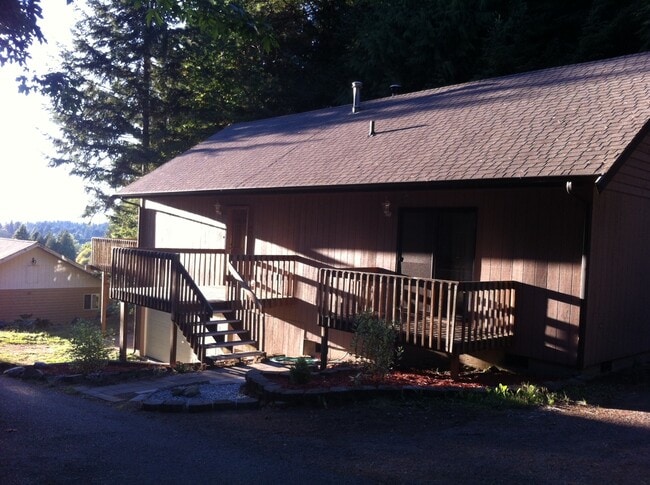 Photo - 3 Bedroom Home In East Bremerton