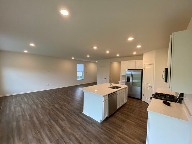 Building Photo - 25605 SpringView Dr