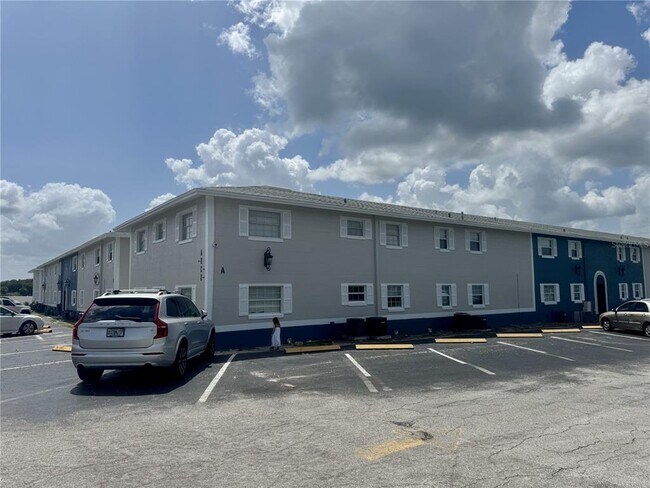 Building Photo - 1400 Eudora Rd