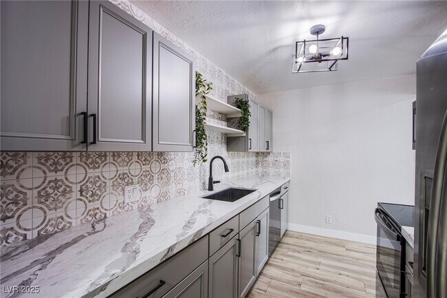 Foto del edificio - 1046 E Hassett Ave