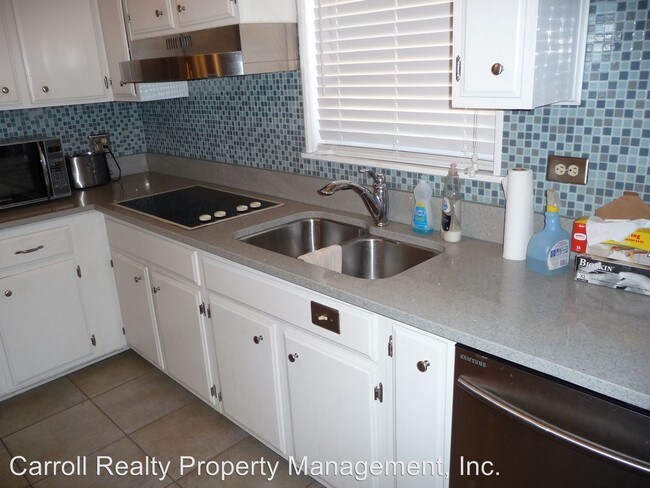 Foto del edificio - 3 br, 1 bath House - 230 College Ave