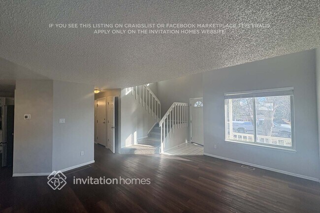 Foto del edificio - 11001 Benton St