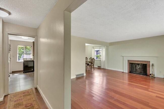 Foto del edificio - 4914 24th Ave S