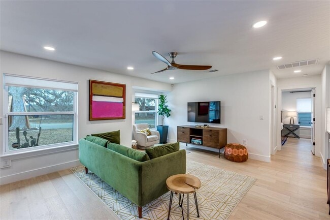 Foto del edificio - 2209 Fair Oaks Dr