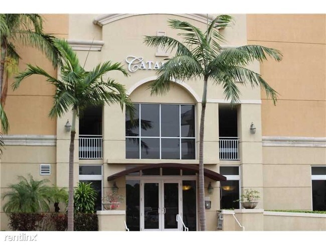 Building Photo - 2425 SW 27th Ave