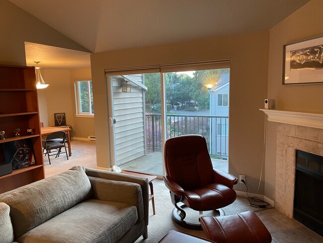 Sala de estar (2) - 12036 100th Ave NE