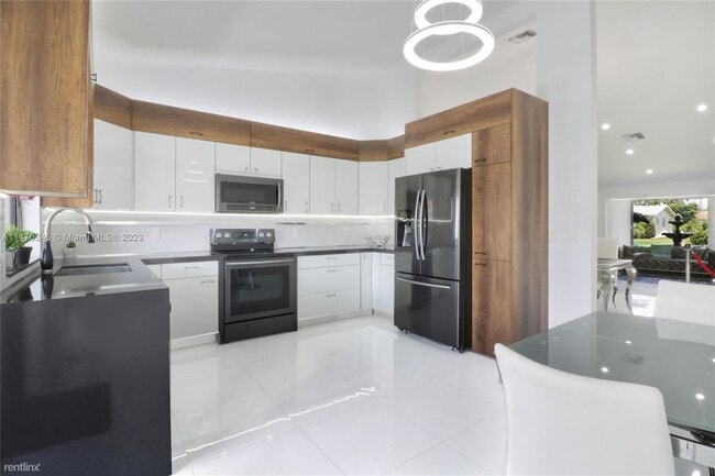 Foto del edificio - 3 br, 2 bath House - 270 SE 7th St # 0