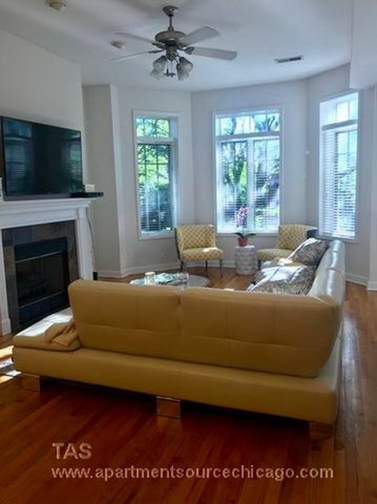 Photo - 2049 N Sheffield Ave Apartments