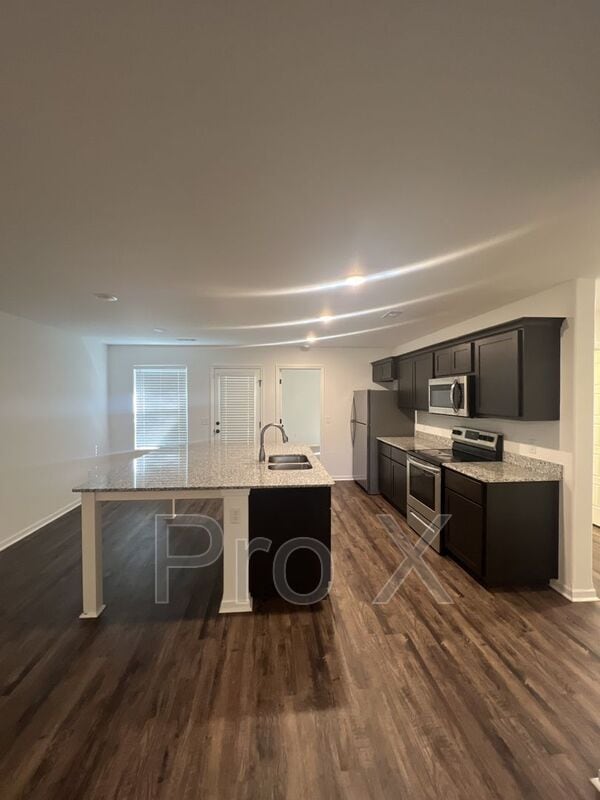 Building Photo - 2211 S Tyler Ave