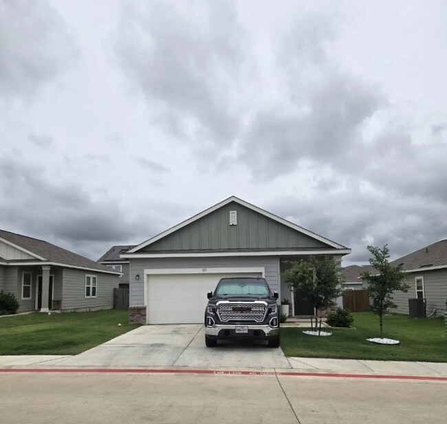 Foto del edificio - 117 Peony Ln.