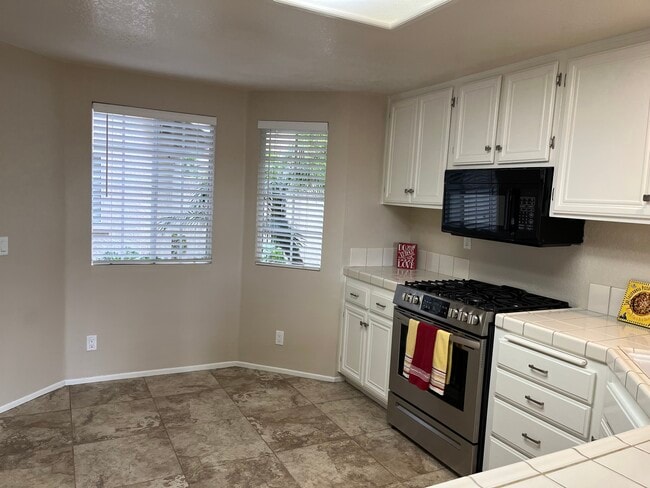 Kitchen nook - 27377 Paseo Laguna