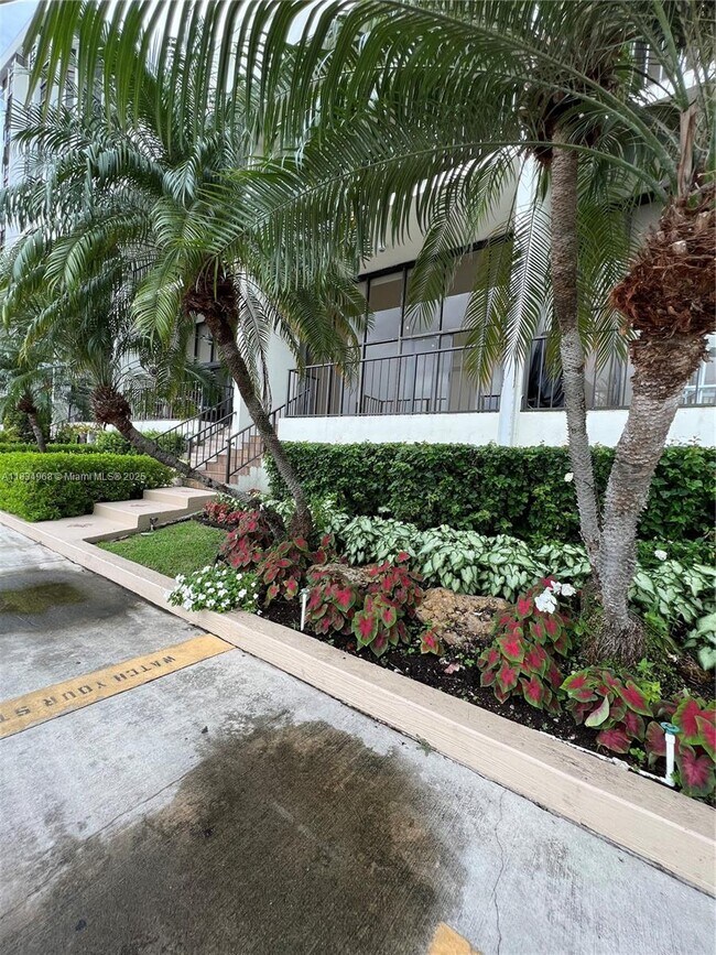 Foto del edificio - 1915 Brickell Ave