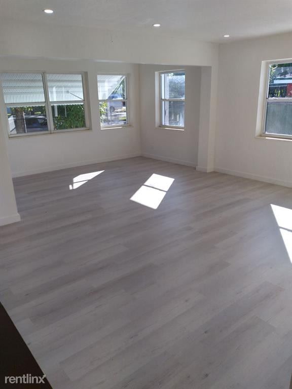 Building Photo - 3 br, 3 bath House - 3410 NW 5th Ave