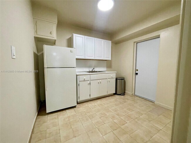 Foto del edificio - 2338 SW 21st St