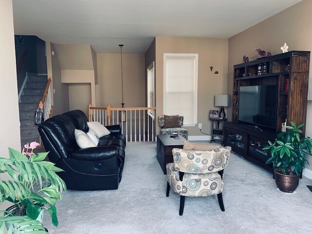 Living area - 44142 Shady Glen Ter