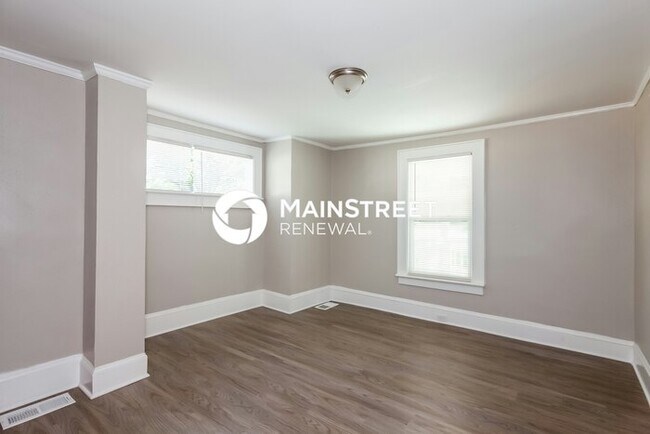 Foto del edificio - 4 Bedroom Pet-Friendly Home in Charlotte, NC with Main Street Renewal