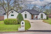 Primary Photo - 10410 Country Club Dr