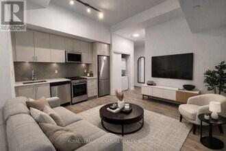 Building Photo - 1005 Dundas St E