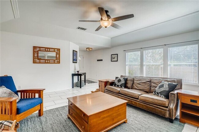 Foto del edificio - 1020 Skylark Hill Ln