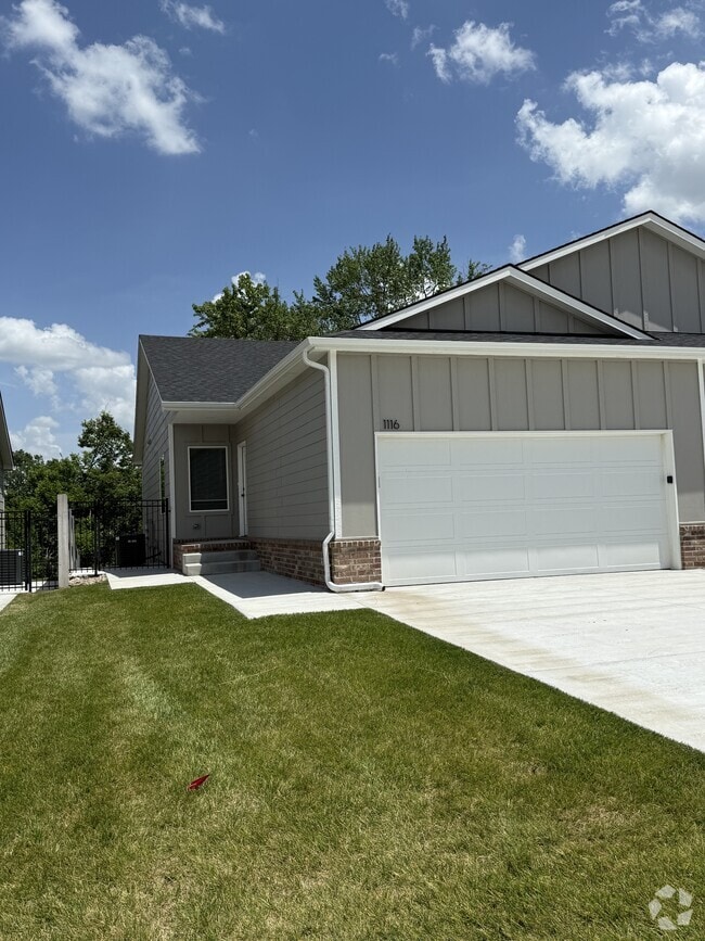 Building Photo - 1116 N Joye St